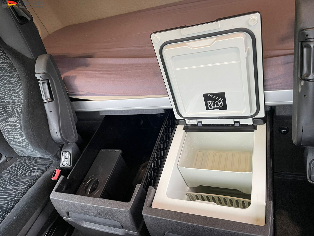 Mercedes-Benz ACTROS 2548 6x2 | Liftachse | 68t Zuggew.| Schwerlast-SZM - Sadulveok: pilt 3 Mercedes-Benz ACTROS 2548 6x2 | Liftachse | 68t Zuggew.| Schwerlast-SZM - Sadulveok: pilt 3