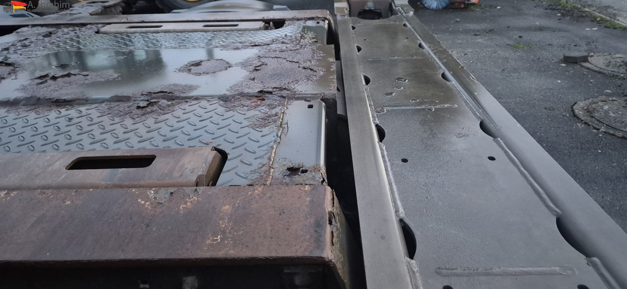 Schmitz SCF24 2x20,30,40,45 ft Multichassis, ausziehbar - Konteinerveduk/ Tõstukiga poolhaagis: pilt 4 Schmitz SCF24 2x20,30,40,45 ft Multichassis, ausziehbar - Konteinerveduk/ Tõstukiga poolhaagis: pilt 4