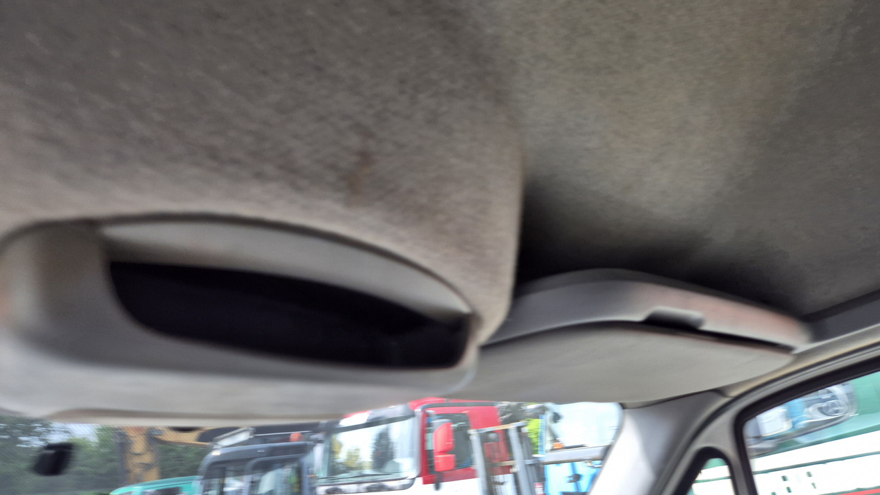 VW Crafter 2.5 Diesel Rost ja, technisch super, HU neu 01 2025 - Kaubik: pilt 2 VW Crafter 2.5 Diesel Rost ja, technisch super, HU neu 01 2025 - Kaubik: pilt 2