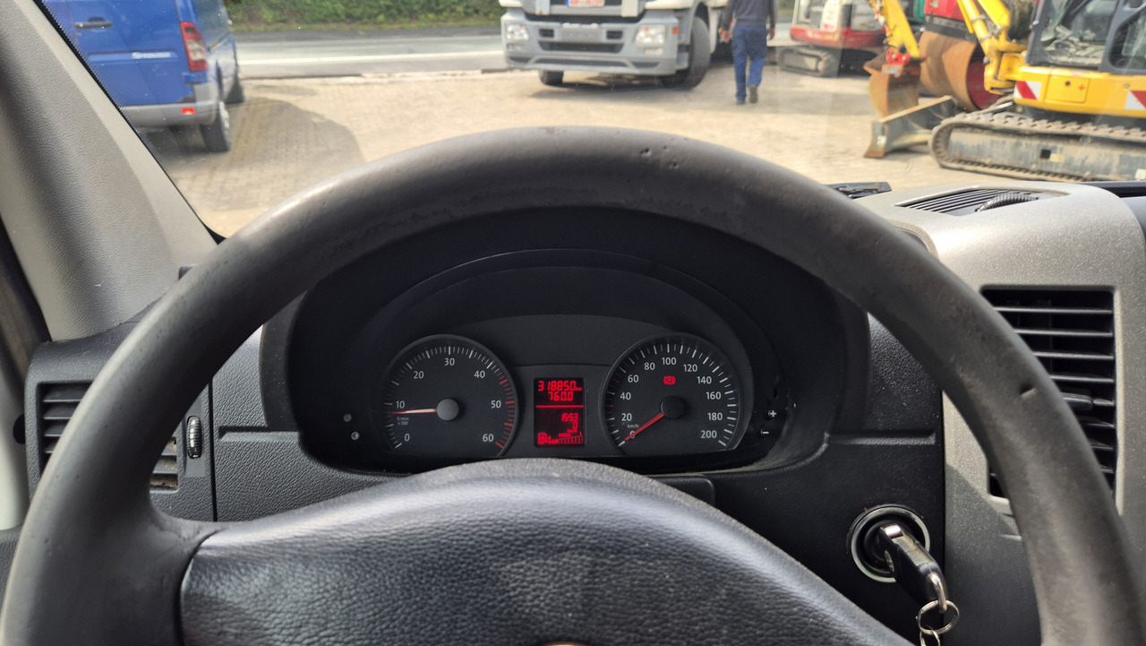 VW Crafter 2.5 Diesel Rost ja, technisch super, HU neu 01 2025 - Kaubik: pilt 3 VW Crafter 2.5 Diesel Rost ja, technisch super, HU neu 01 2025 - Kaubik: pilt 3