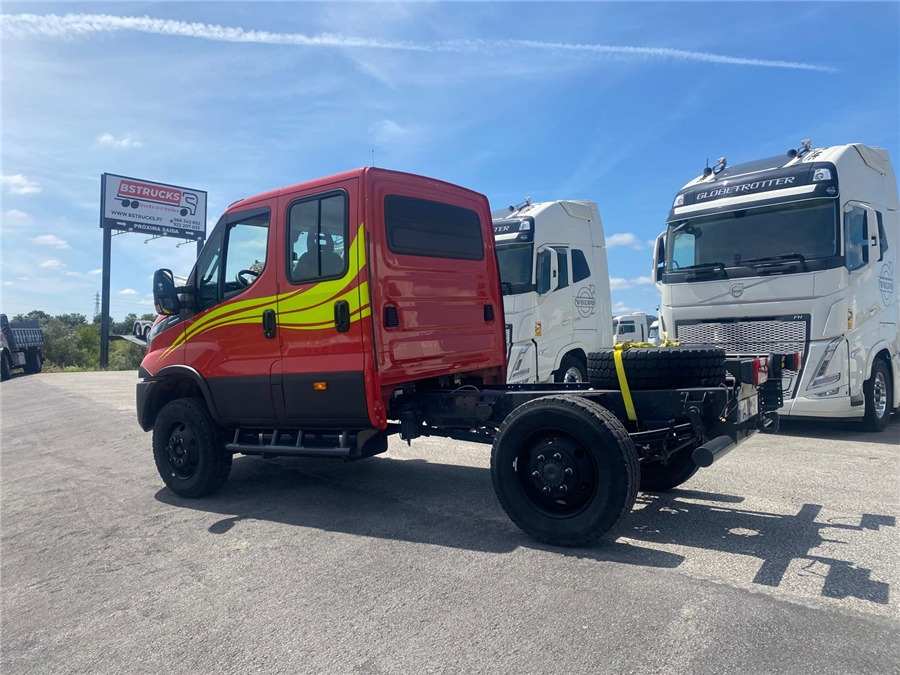 Iveco 70-S180 4X4 - Kabiinišassiiga veoauto: pilt 3 Iveco 70-S180 4X4 - Kabiinišassiiga veoauto: pilt 3