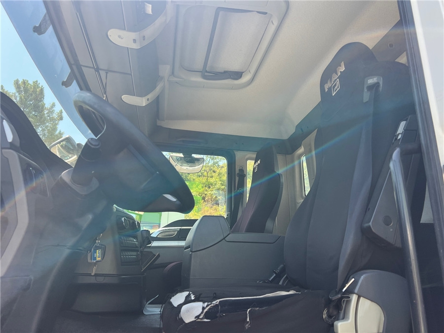 Madelveok/ Platvormveok, Kraanaga veoauto MAN TGS 26/400: pilt 13