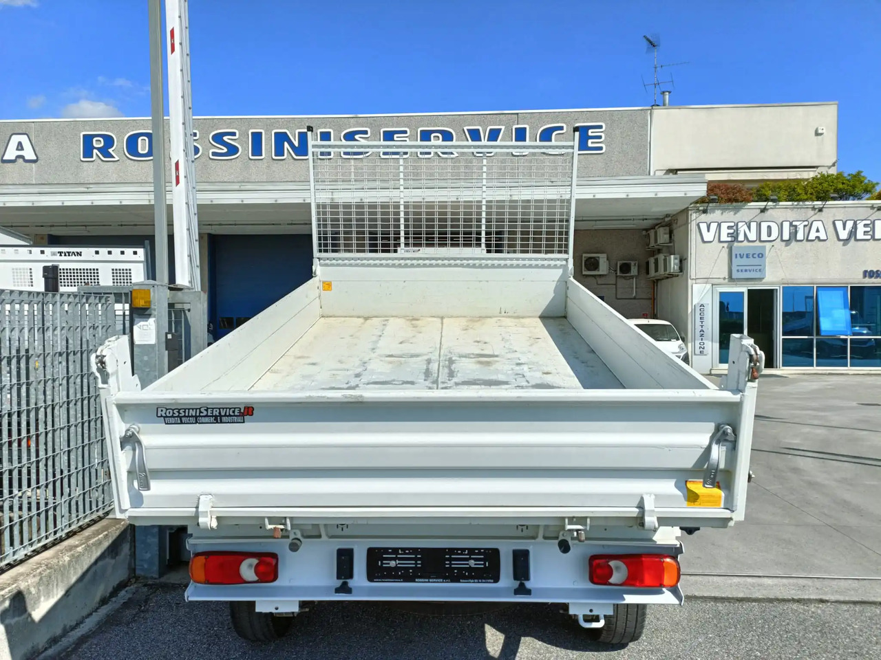 FIAT DUCATO RIBALTABILE 130 CV - Tarbesõiduk kallur: pilt 4 FIAT DUCATO RIBALTABILE 130 CV - Tarbesõiduk kallur: pilt 4