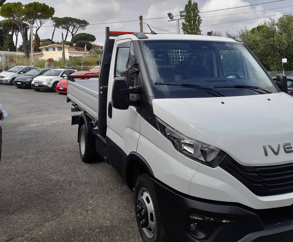 IVECO DAILY 35C12 2.3 RIBALTABILE 2025 NUOVO - Tarbesõiduk kallur: pilt 2 IVECO DAILY 35C12 2.3 RIBALTABILE 2025 NUOVO - Tarbesõiduk kallur: pilt 2