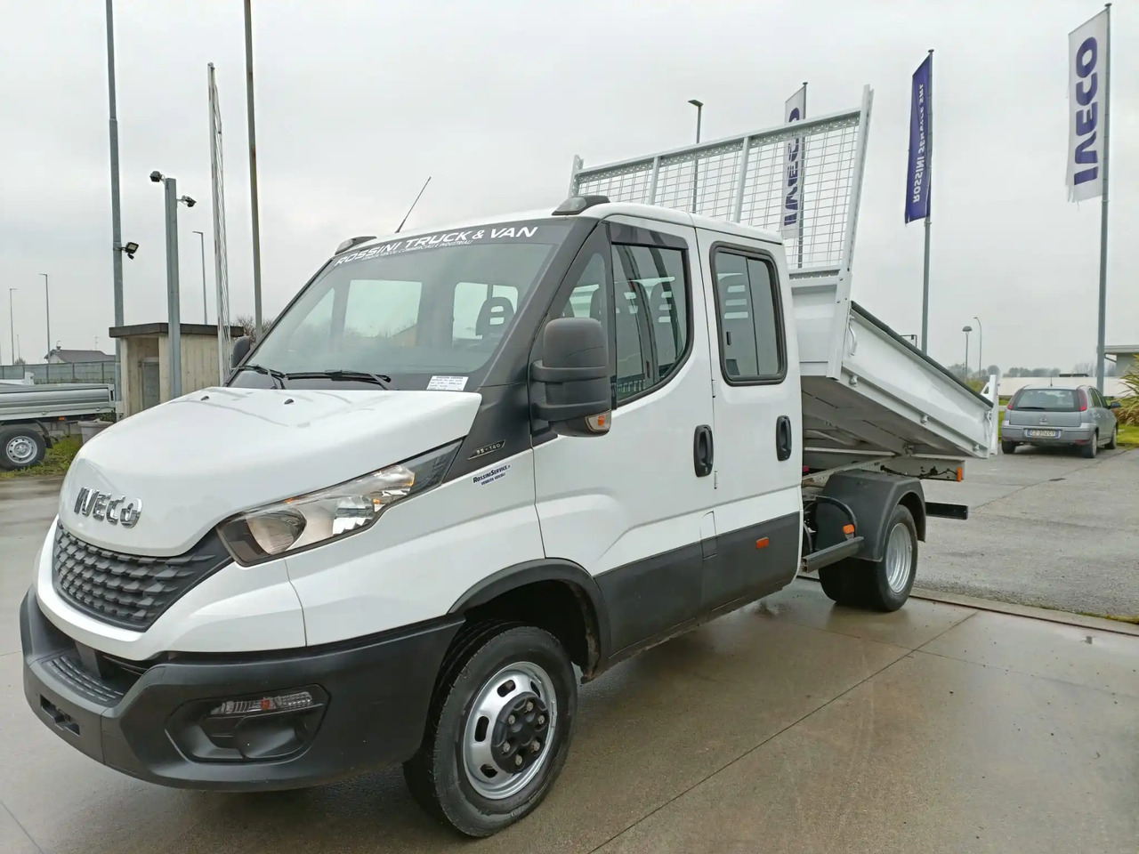 IVECO DAILY 35C14 DOPPIA CABINA RIBALTABILE 2.3 - Tarbesõiduk kallur: pilt 4 IVECO DAILY 35C14 DOPPIA CABINA RIBALTABILE 2.3 - Tarbesõiduk kallur: pilt 4