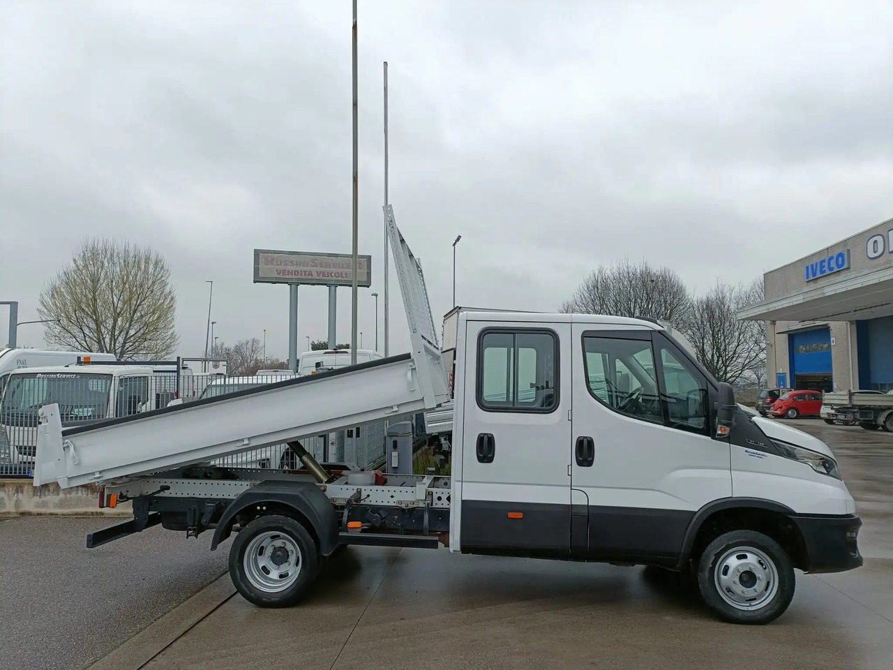 IVECO DAILY 35C14 DOPPIA CABINA RIBALTABILE 2.3 - Tarbesõiduk kallur: pilt 3 IVECO DAILY 35C14 DOPPIA CABINA RIBALTABILE 2.3 - Tarbesõiduk kallur: pilt 3