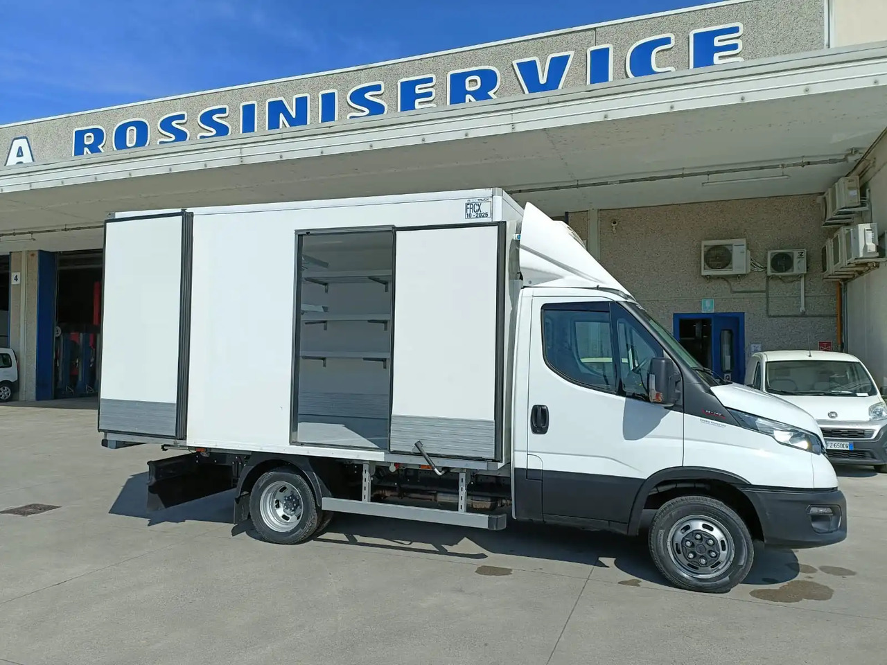 IVECO DAILY 35C18 FRCX 10/2025 - Tarbesõiduk külmik: pilt 3 IVECO DAILY 35C18 FRCX 10/2025 - Tarbesõiduk külmik: pilt 3