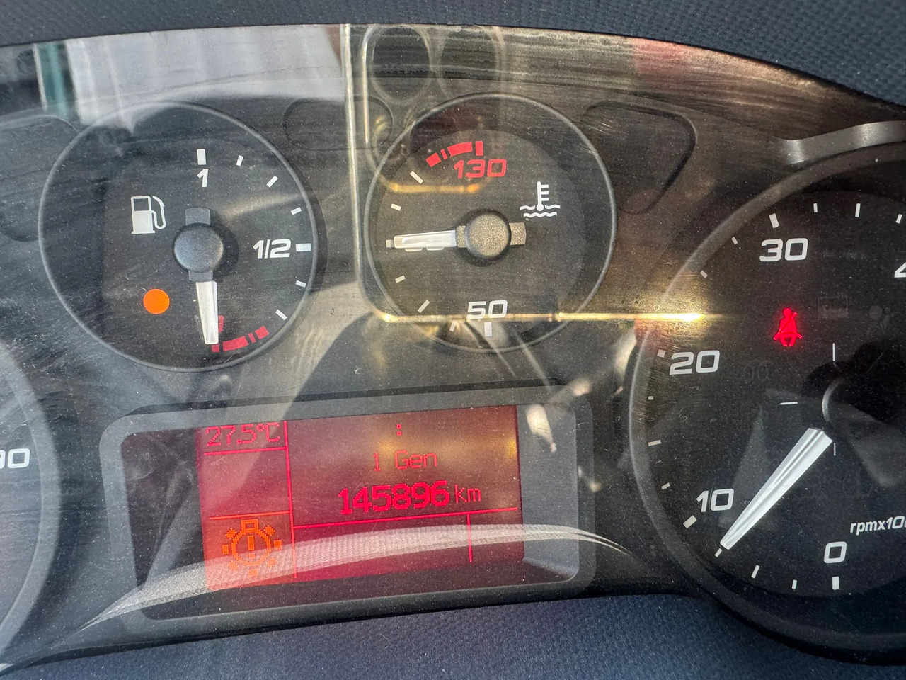 IVECO DAILY 35C18 FRIGO FRCX 10/2025 - Tarbesõiduk külmik: pilt 2 IVECO DAILY 35C18 FRIGO FRCX 10/2025 - Tarbesõiduk külmik: pilt 2