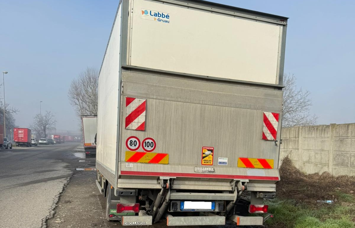 IVECO DAILY 70C18 FURGONATO BOX CON SPONDA - Kasti veoauto: pilt 2 IVECO DAILY 70C18 FURGONATO BOX CON SPONDA - Kasti veoauto: pilt 2