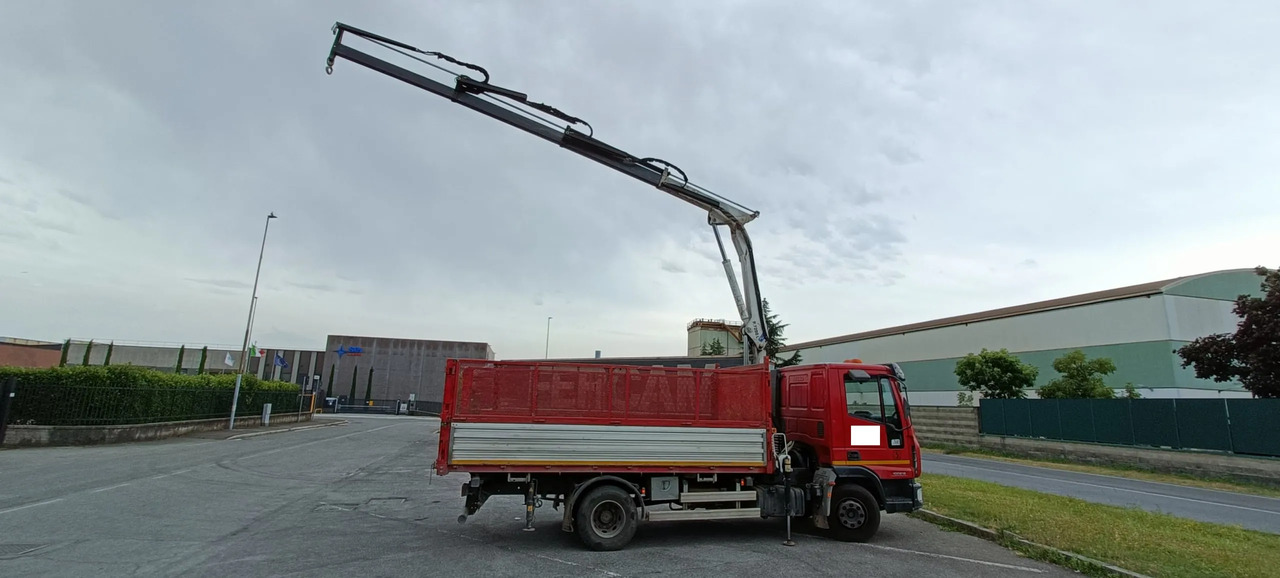 IVECO EUROCARGO 100E18 RIBALTABILE CON GRU - Kallurauto: pilt 1 IVECO EUROCARGO 100E18 RIBALTABILE CON GRU - Kallurauto: pilt 1