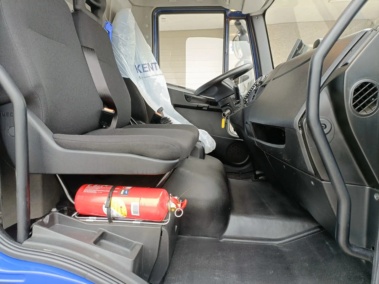 IVECO EUROCARGO 120E22P - Kabiinišassiiga veoauto: pilt 2 IVECO EUROCARGO 120E22P - Kabiinišassiiga veoauto: pilt 2