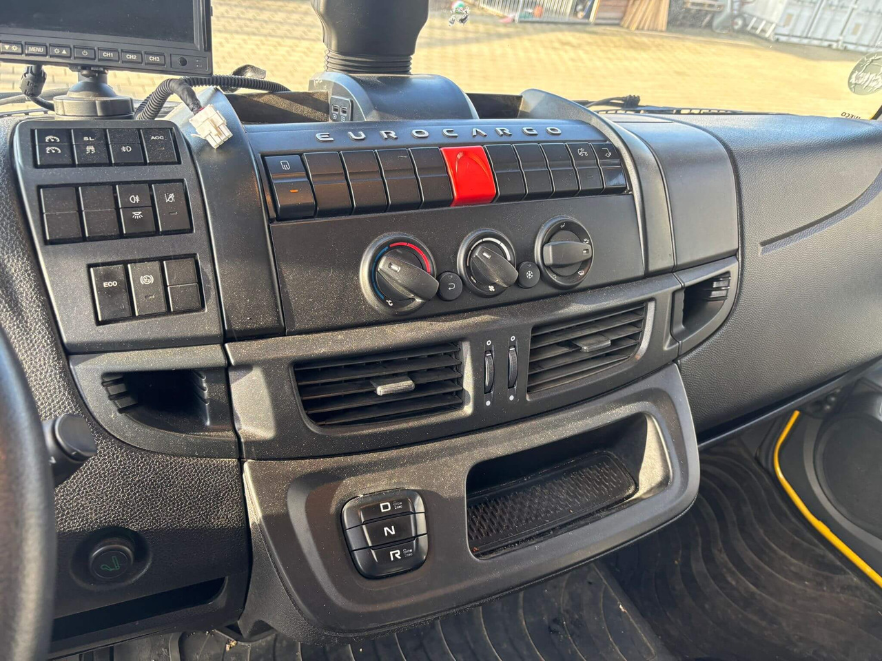 IVECO EUROCARGO 120E25P - Kabiinišassiiga veoauto: pilt 2 IVECO EUROCARGO 120E25P - Kabiinišassiiga veoauto: pilt 2