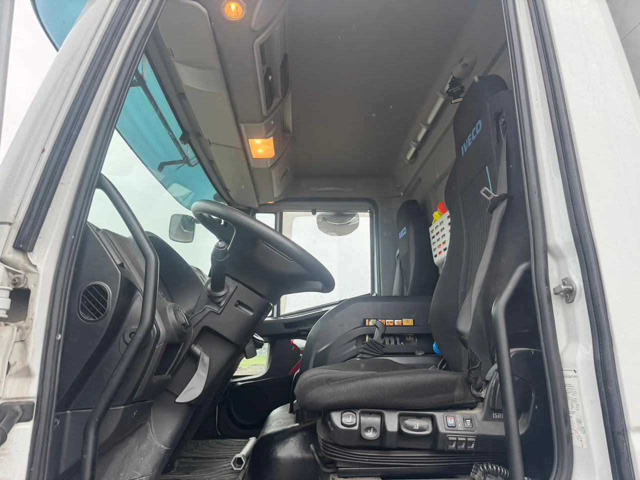 IVECO EUROCARGO 180E32P - Tent veoauto: pilt 3 IVECO EUROCARGO 180E32P - Tent veoauto: pilt 3