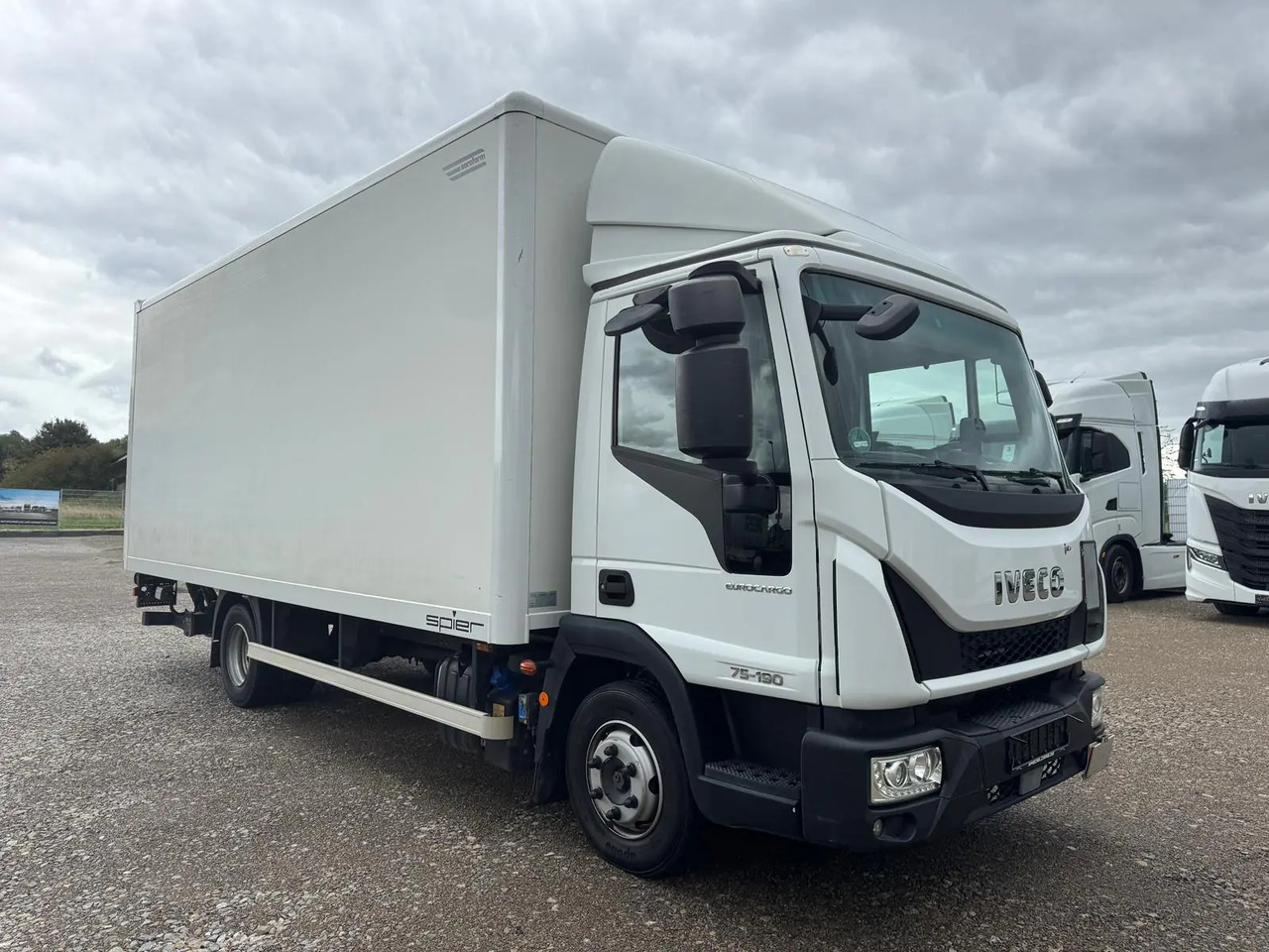 IVECO EUROCARGO 75E19P - Kasti veoauto: pilt 4 IVECO EUROCARGO 75E19P - Kasti veoauto: pilt 4