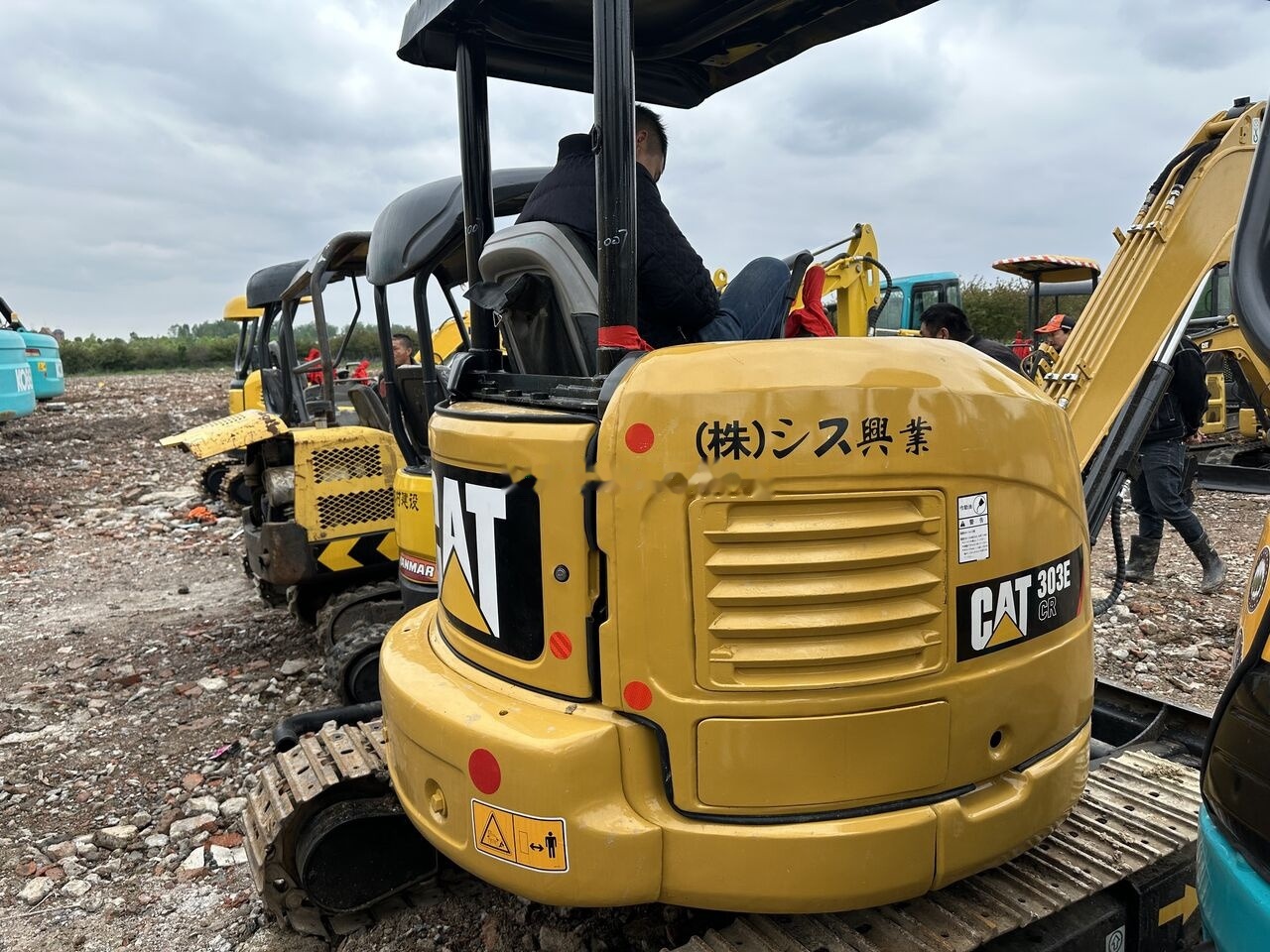 Caterpillar 303E - Miniekskavaator: pilt 4 Caterpillar 303E - Miniekskavaator: pilt 4