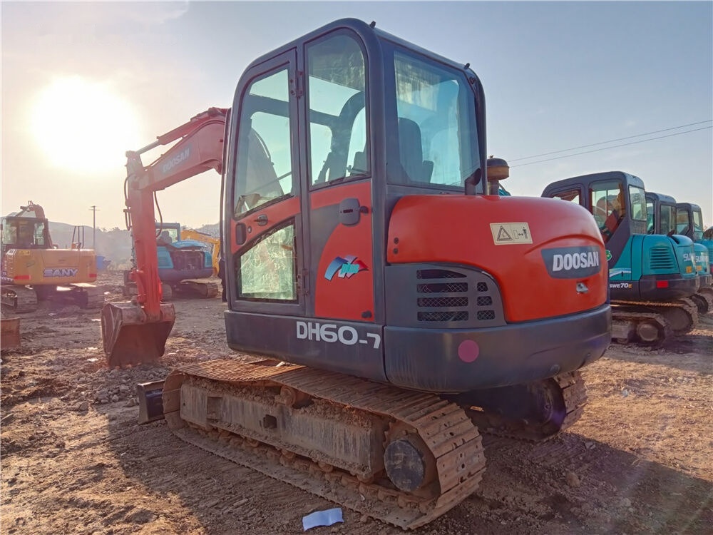 Doosan DH60-7 - Miniekskavaator: pilt 4 Doosan DH60-7 - Miniekskavaator: pilt 4