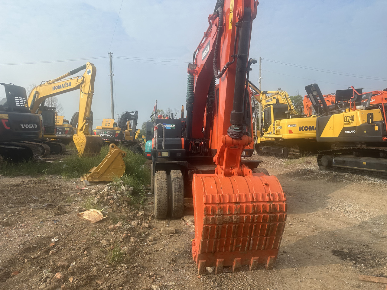Doosan DX150W-9C - Ratastel ekskavaator: pilt 3 Doosan DX150W-9C - Ratastel ekskavaator: pilt 3