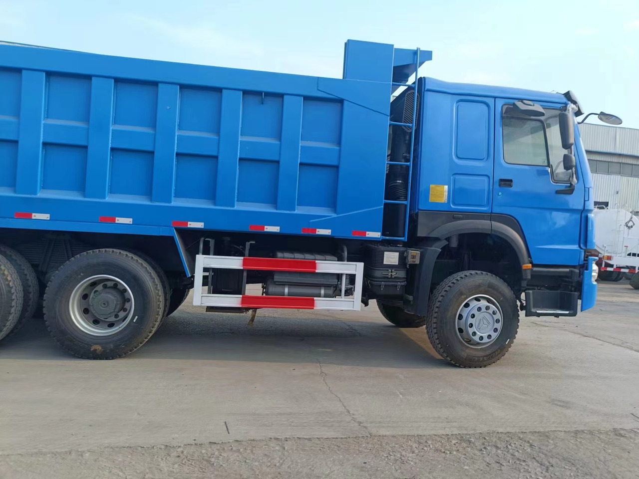HOWO 371 6X4 - Kallurauto: pilt 1 HOWO 371 6X4 - Kallurauto: pilt 1