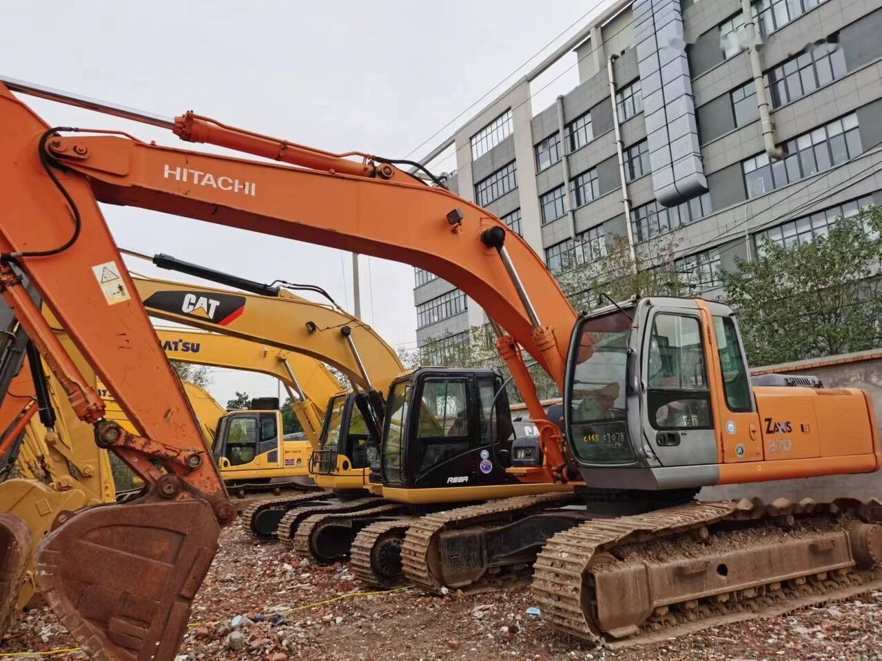 Hitachi ZX270 - Lintekskavaator: pilt 3 Hitachi ZX270 - Lintekskavaator: pilt 3