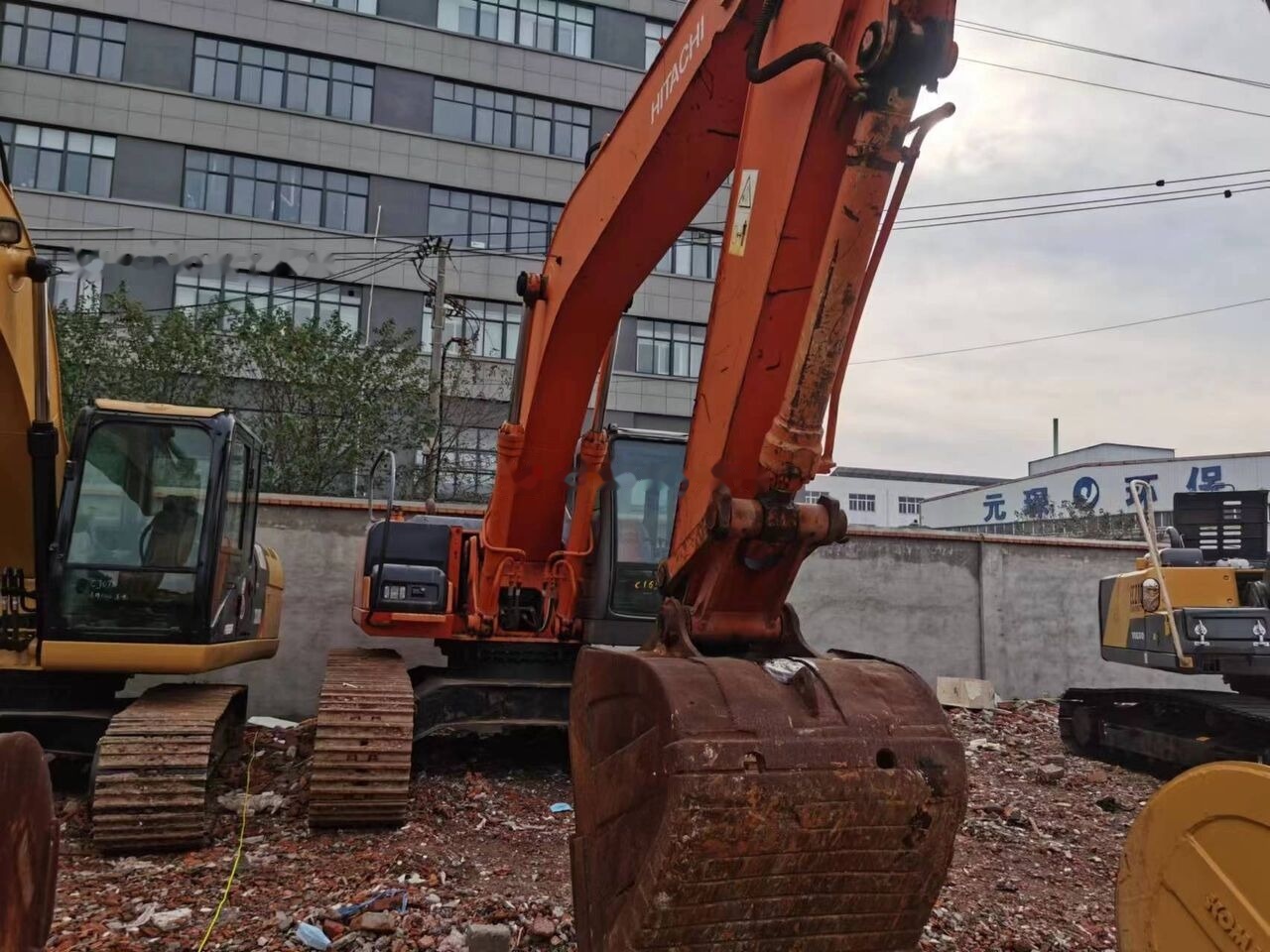 Hitachi ZX270 - Lintekskavaator: pilt 2 Hitachi ZX270 - Lintekskavaator: pilt 2