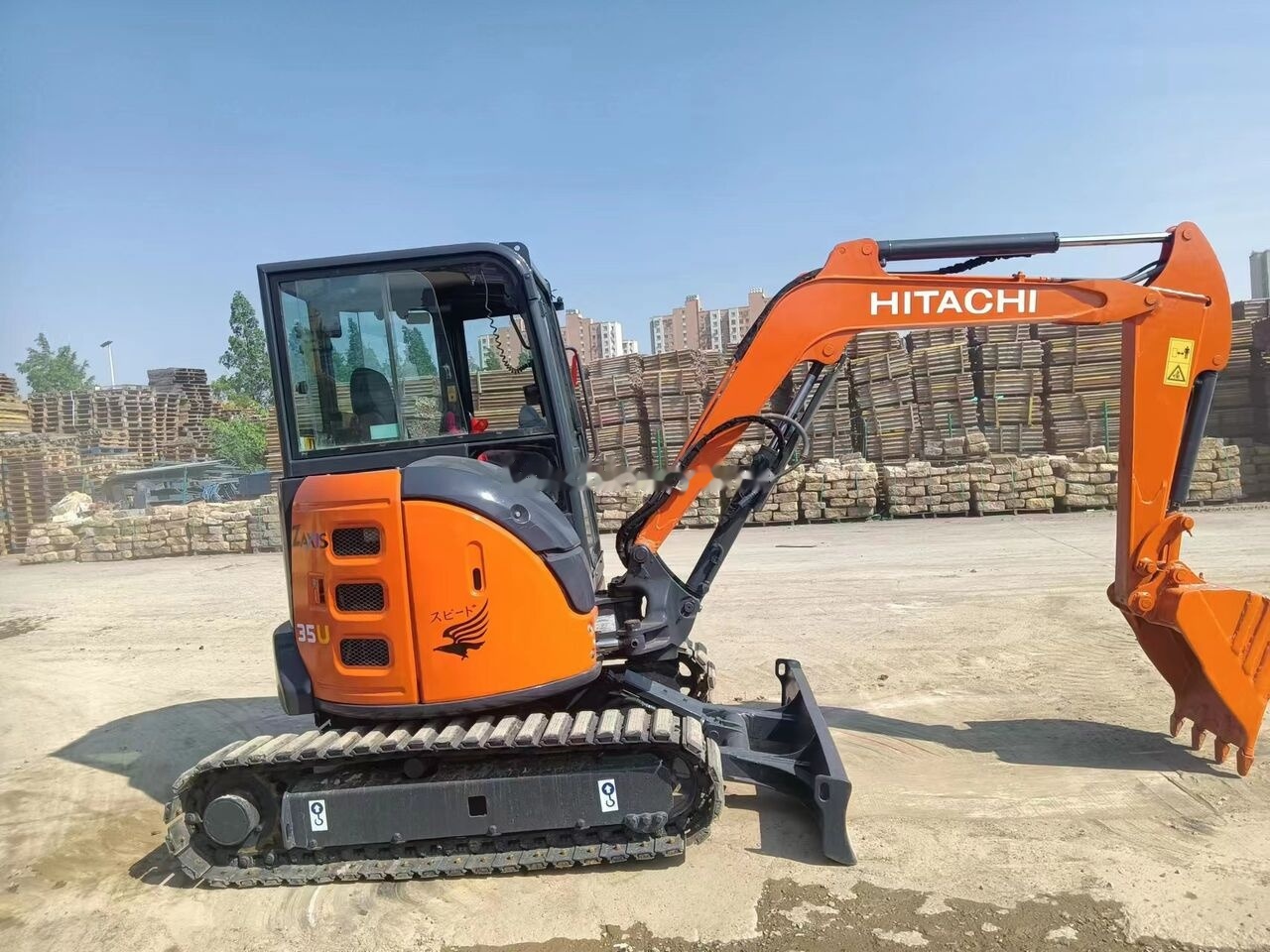 Hitachi ZX35-5A - Miniekskavaator: pilt 2 Hitachi ZX35-5A - Miniekskavaator: pilt 2
