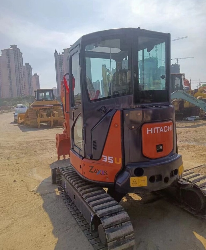 Hitachi ZX35-5A - Miniekskavaator: pilt 4 Hitachi ZX35-5A - Miniekskavaator: pilt 4