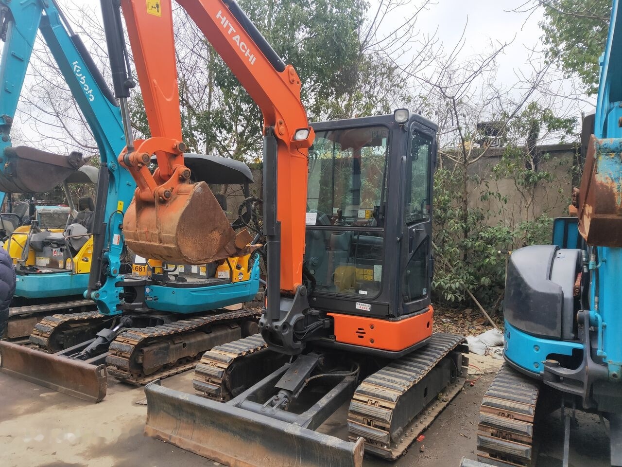 Hitachi ZX35 - Miniekskavaator: pilt 2 Hitachi ZX35 - Miniekskavaator: pilt 2