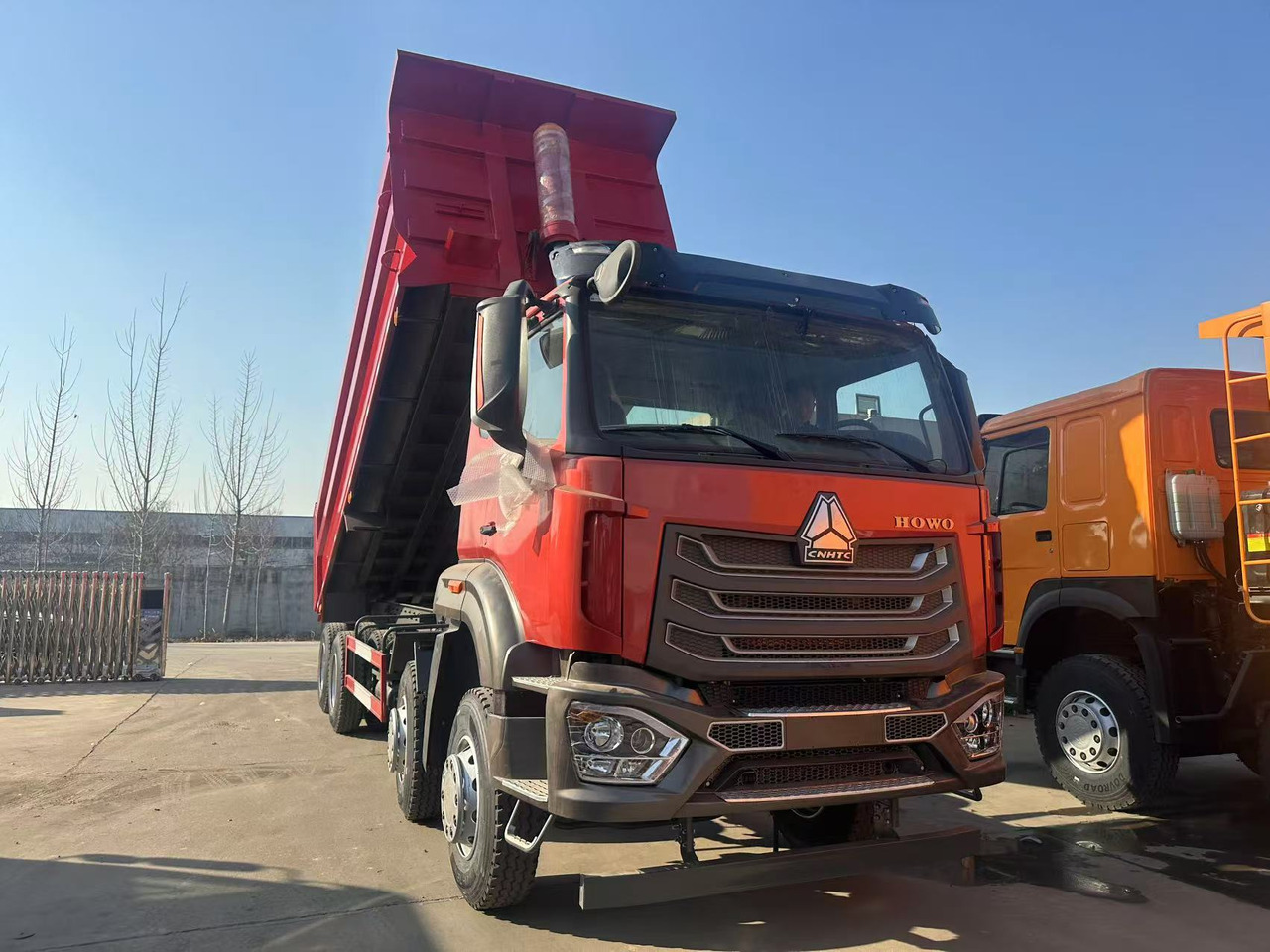 Howo HAOHAN DUMP TRUCK 8X4 - Kallurauto: pilt 1 Howo HAOHAN DUMP TRUCK 8X4 - Kallurauto: pilt 1