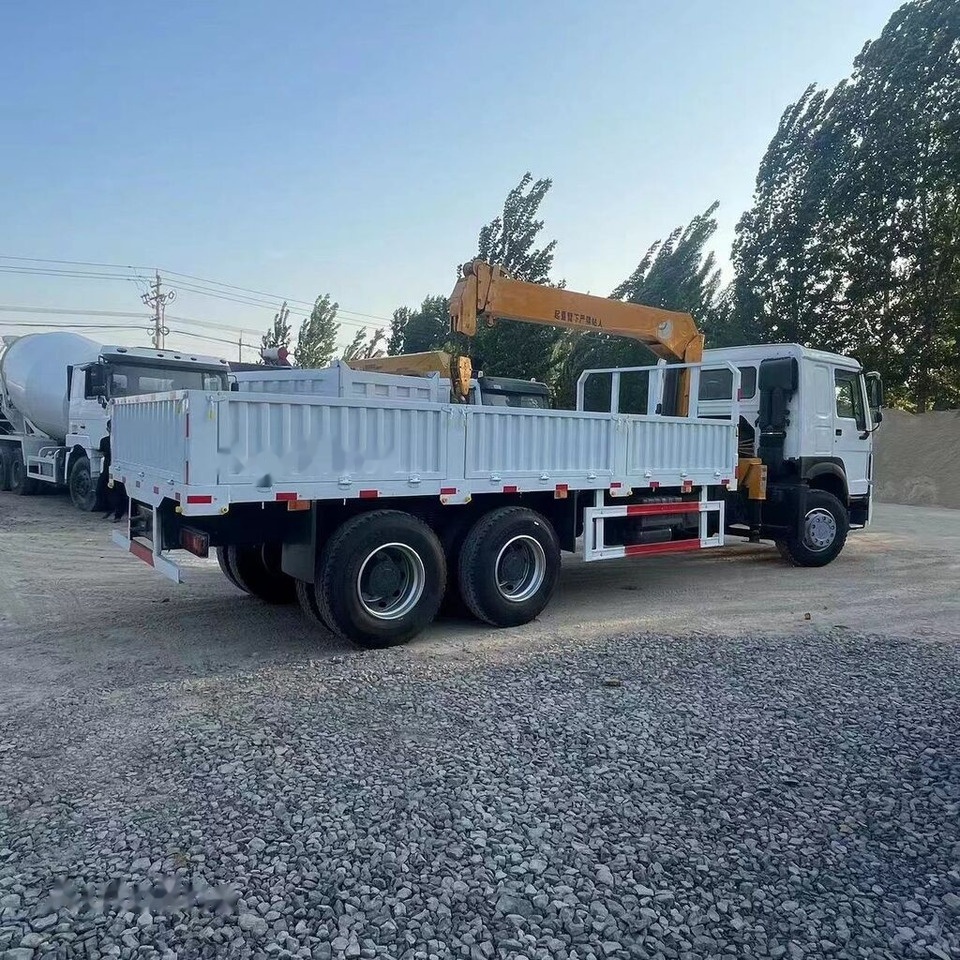 Howo crane 371 6tons - Kallurauto, Kraanaga veoauto: pilt 1 Howo crane 371 6tons - Kallurauto, Kraanaga veoauto: pilt 1