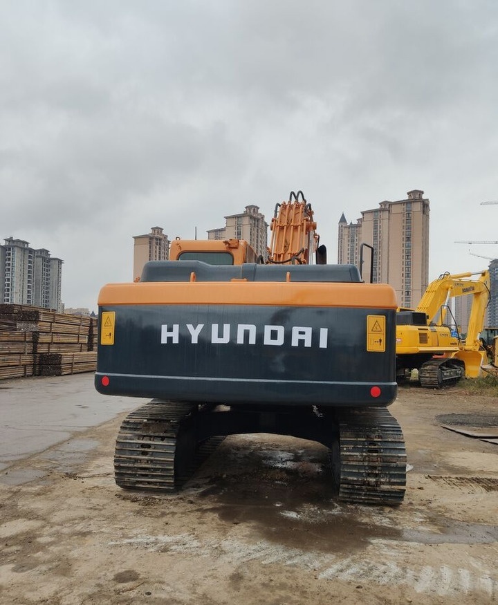Hyundai R220LC-9s - Lintekskavaator: pilt 1 Hyundai R220LC-9s - Lintekskavaator: pilt 1