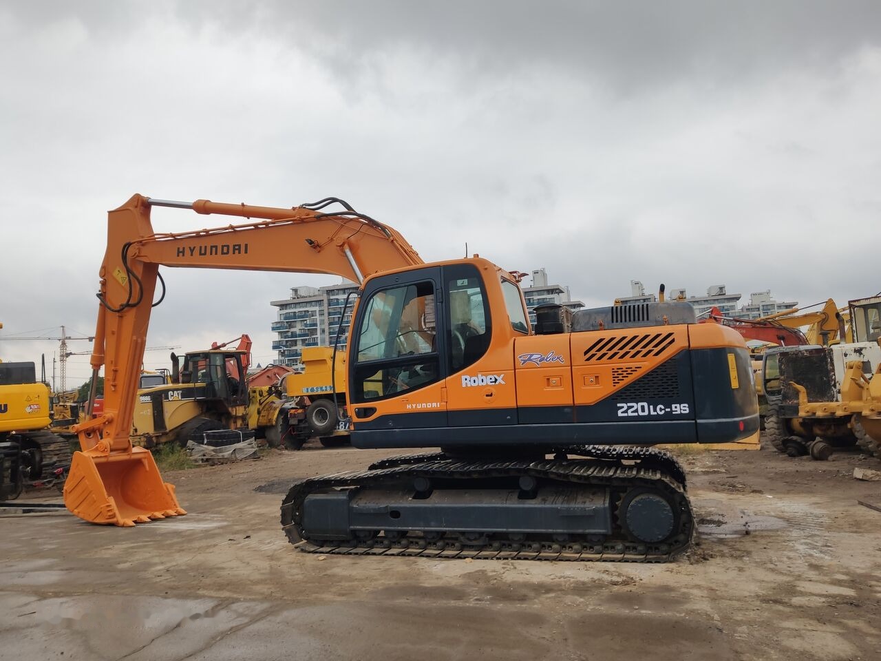 Hyundai R220LC-9s - Lintekskavaator: pilt 5 Hyundai R220LC-9s - Lintekskavaator: pilt 5