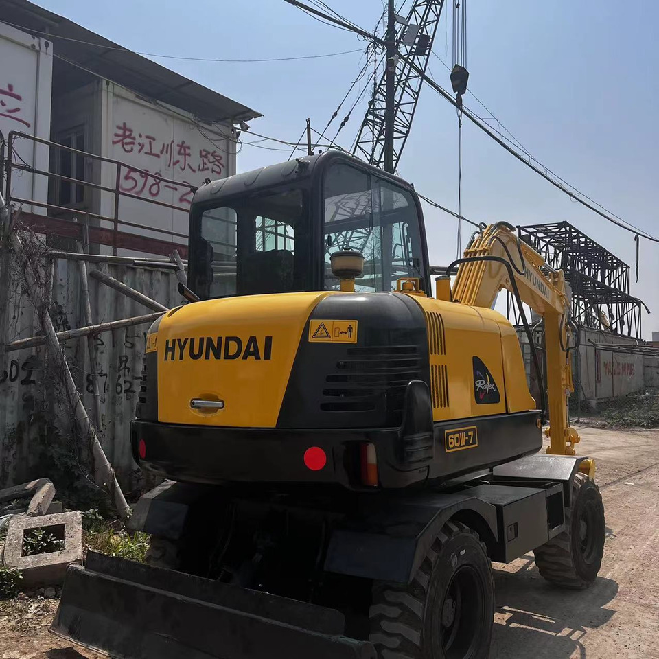 Hyundai R60W-7 - Ratastel ekskavaator: pilt 4 Hyundai R60W-7 - Ratastel ekskavaator: pilt 4