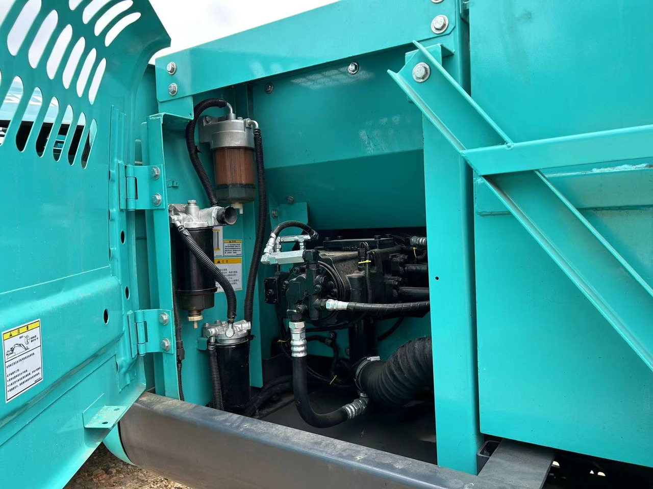 KOBELCO SK140LC-8 - Lintekskavaator: pilt 3 KOBELCO SK140LC-8 - Lintekskavaator: pilt 3