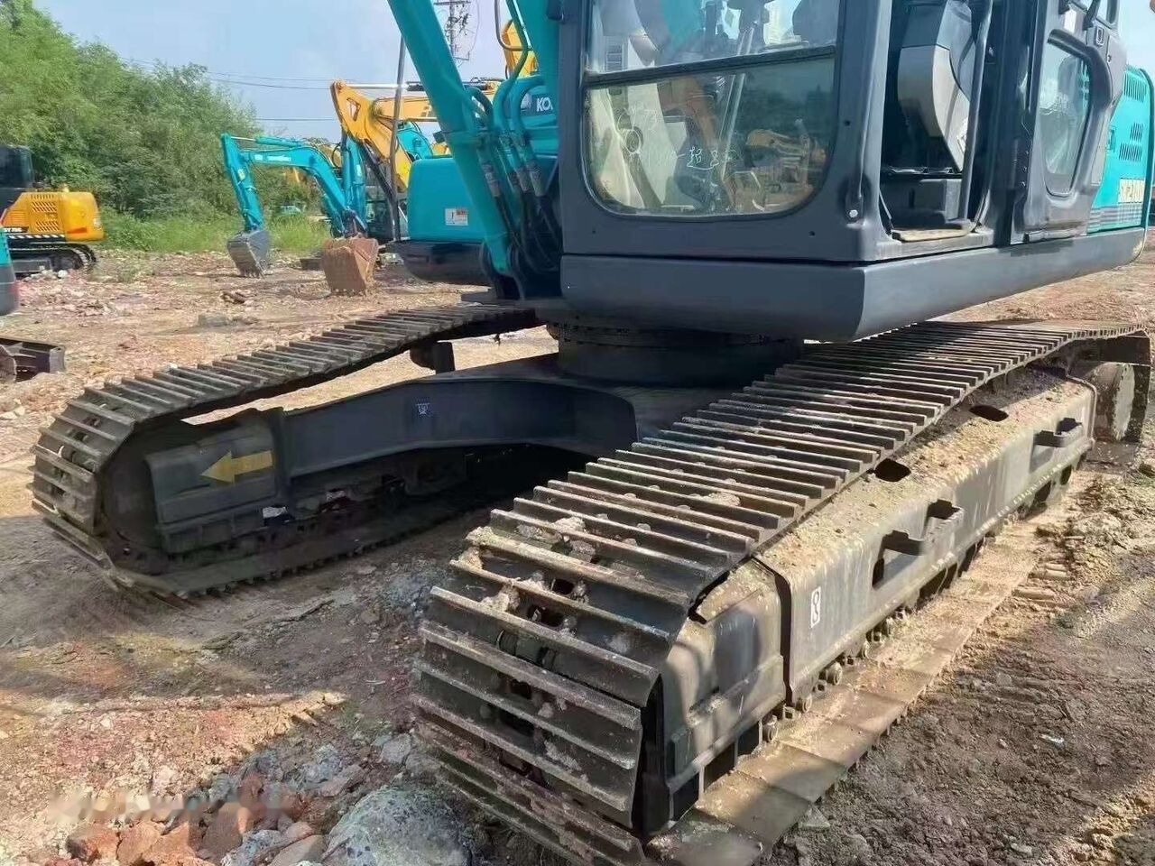 Kobelco SK210D - Lintekskavaator: pilt 4 Kobelco SK210D - Lintekskavaator: pilt 4