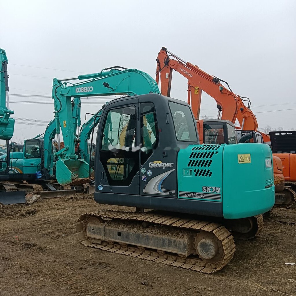 Kobelco SK75-8 - Lintekskavaator: pilt 2 Kobelco SK75-8 - Lintekskavaator: pilt 2