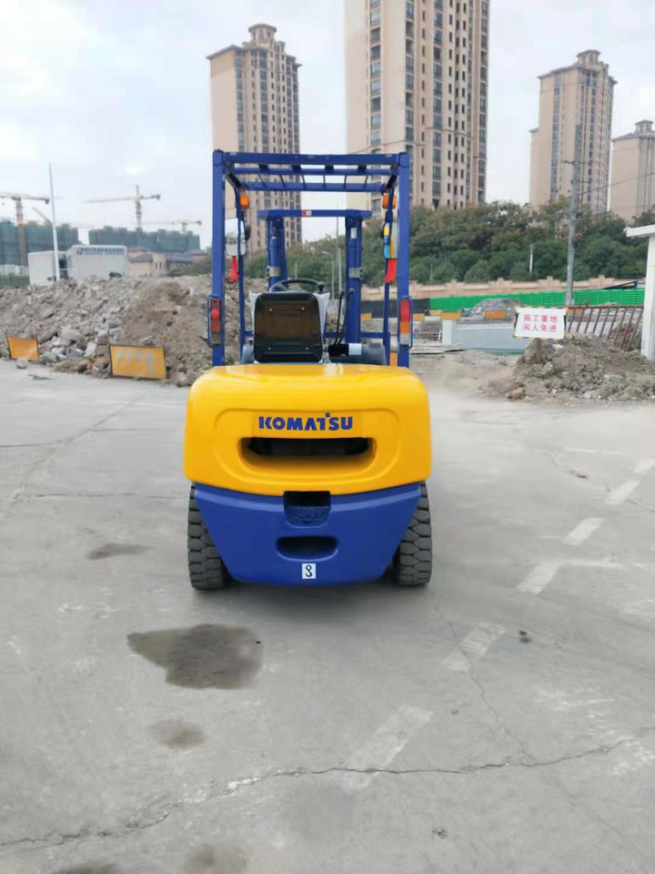 Komatsu FD30T - Diiseltõstuk: pilt 1 Komatsu FD30T - Diiseltõstuk: pilt 1