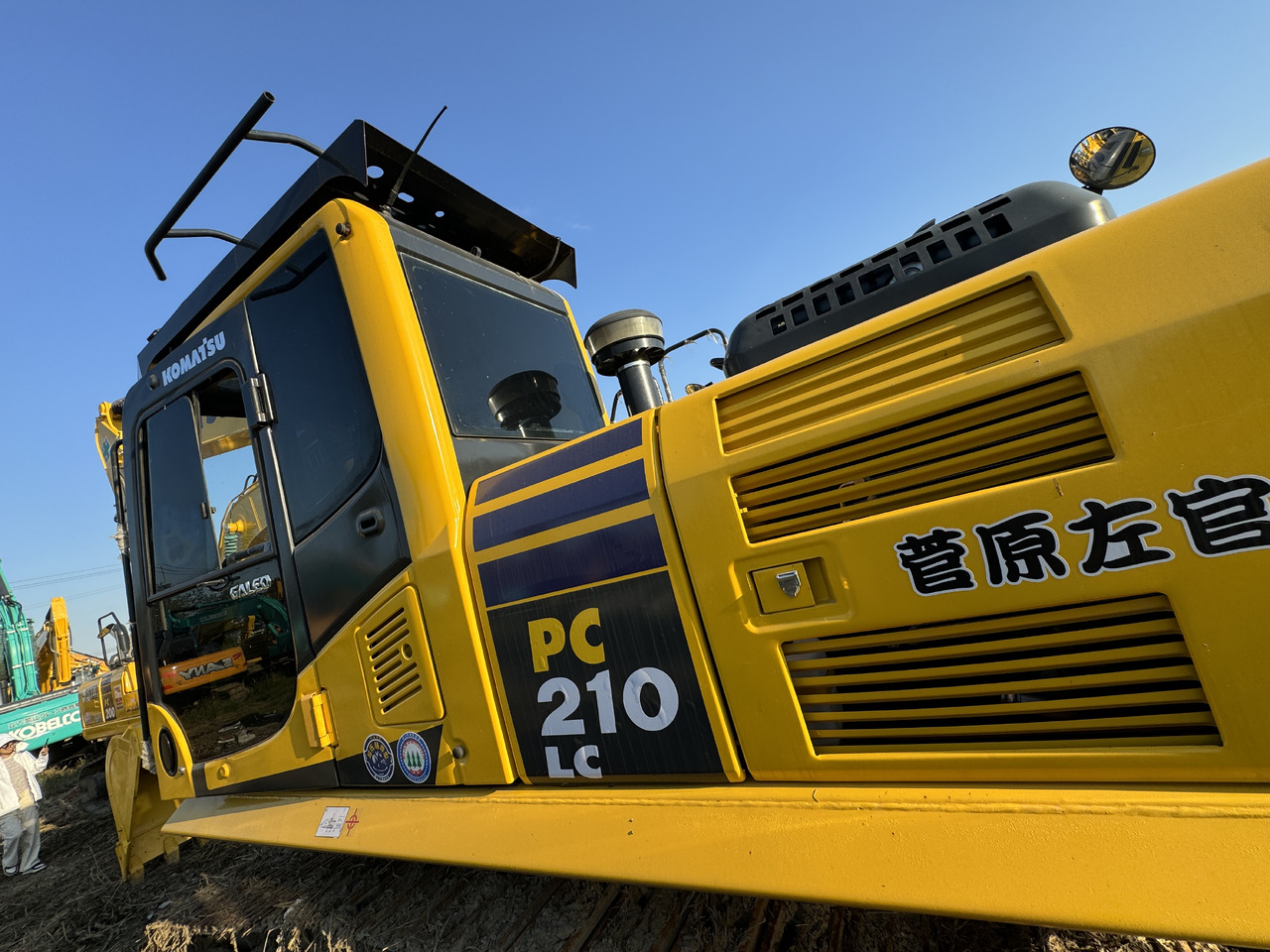 Komatsu PC210-8 - Lintekskavaator: pilt 3 Komatsu PC210-8 - Lintekskavaator: pilt 3
