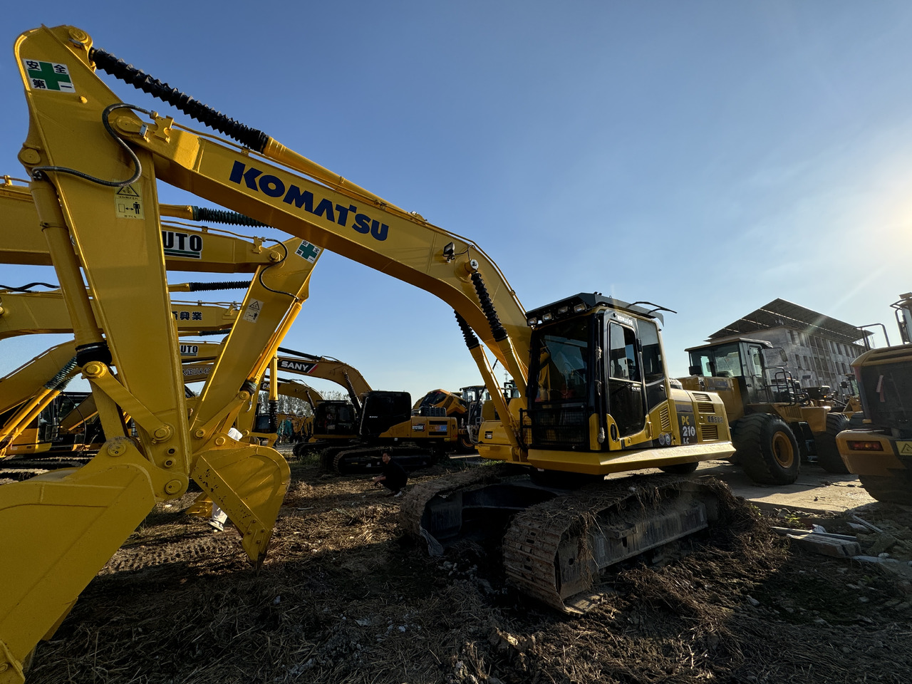 Komatsu PC210-8 - Lintekskavaator: pilt 4 Komatsu PC210-8 - Lintekskavaator: pilt 4