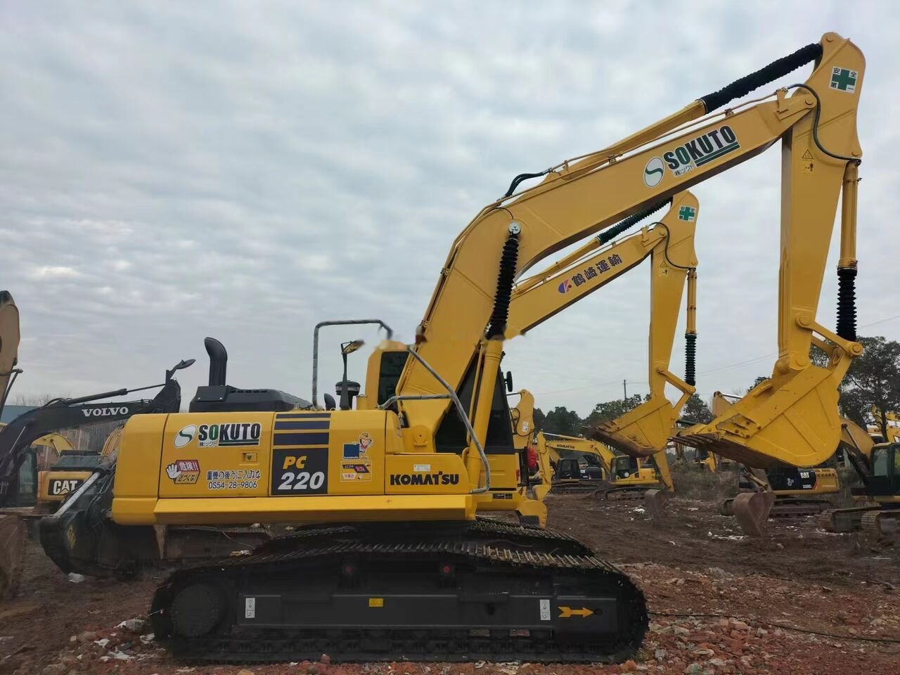 Komatsu PC220-8 - Lintekskavaator: pilt 5 Komatsu PC220-8 - Lintekskavaator: pilt 5