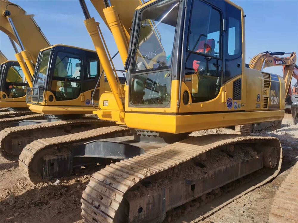 Komatsu PC220 - Lintekskavaator: pilt 3 Komatsu PC220 - Lintekskavaator: pilt 3