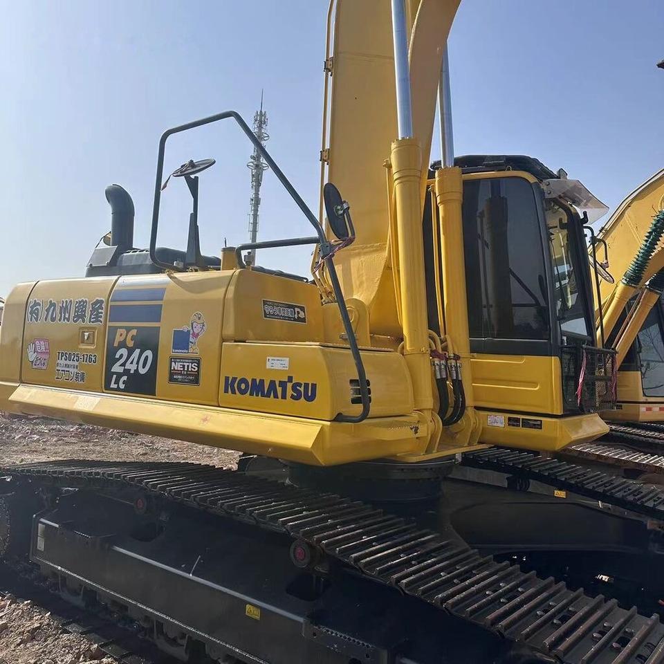 Komatsu PC240-8 - Lintekskavaator: pilt 1 Komatsu PC240-8 - Lintekskavaator: pilt 1