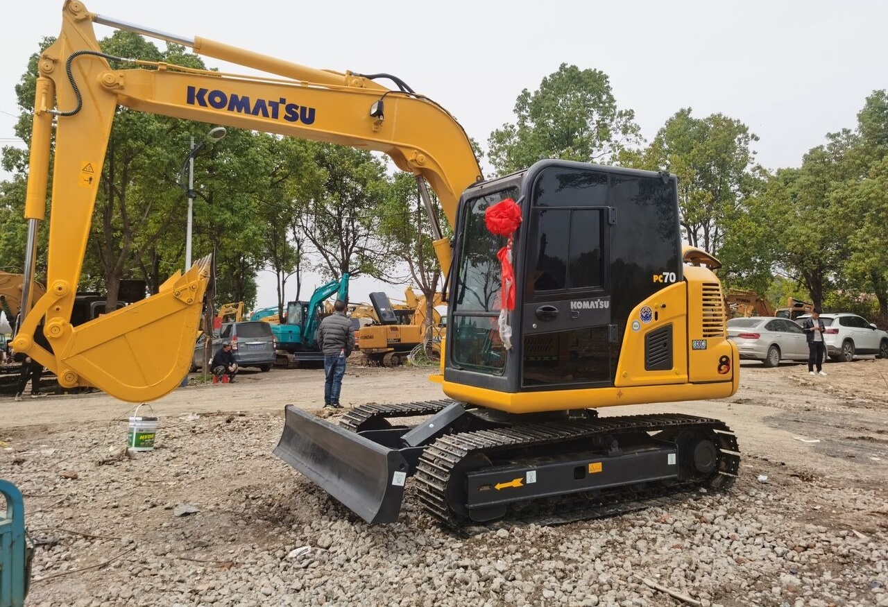 Komatsu PC70-8 - Lintekskavaator: pilt 3 Komatsu PC70-8 - Lintekskavaator: pilt 3