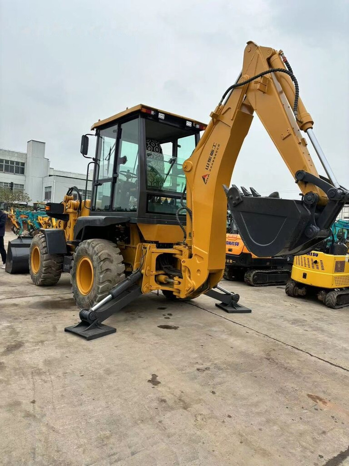 SDLG LGB680 - Ekskavaator-laadur: pilt 1 SDLG LGB680 - Ekskavaator-laadur: pilt 1