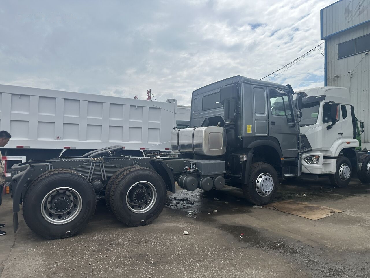 Howo  - Sadulveok: pilt 1 Howo  - Sadulveok: pilt 1