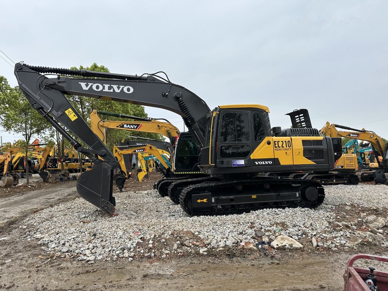 Volvo EC210 - Lintekskavaator: pilt 1 Volvo EC210 - Lintekskavaator: pilt 1