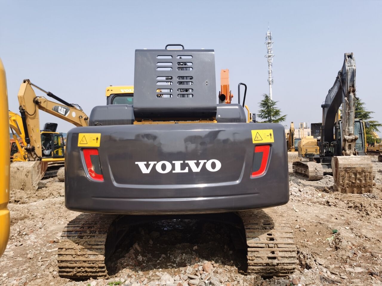 Volvo EC220 - Lintekskavaator: pilt 2 Volvo EC220 - Lintekskavaator: pilt 2