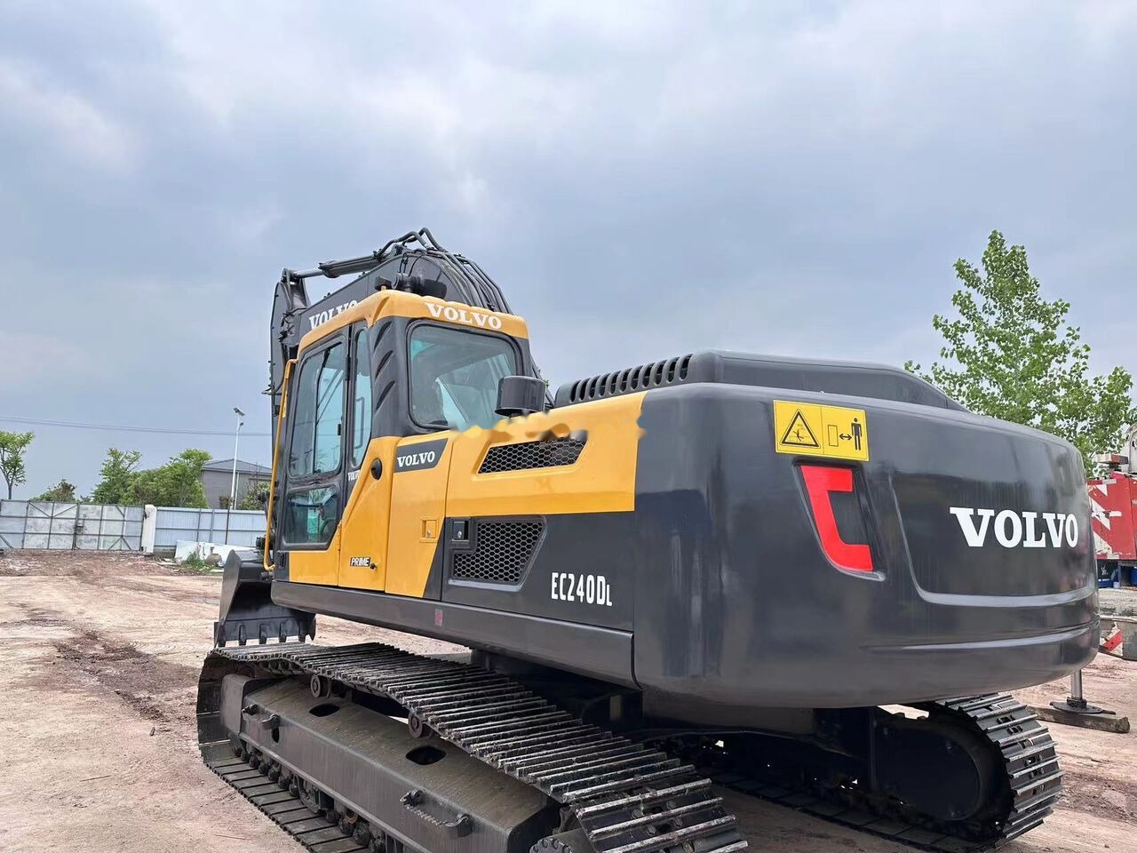 Volvo EC240 - Lintekskavaator: pilt 2 Volvo EC240 - Lintekskavaator: pilt 2