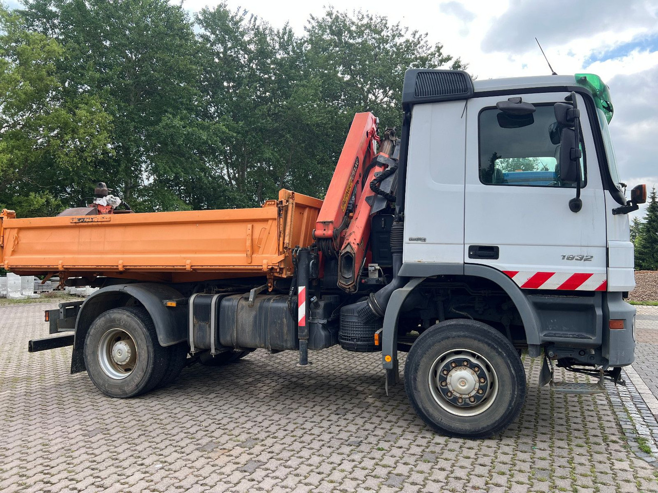 Mercedes-Benz 1832 AK PK 10500 - Kallurauto, Kraanaga veoauto: pilt 2 Mercedes-Benz 1832 AK PK 10500 - Kallurauto, Kraanaga veoauto: pilt 2