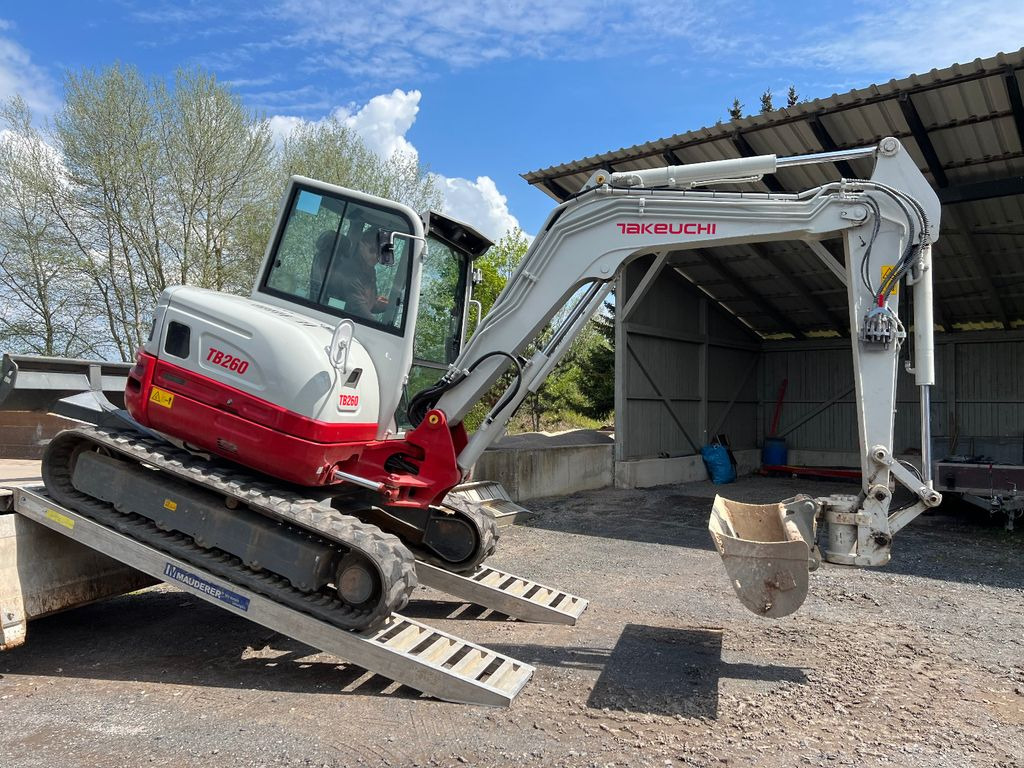 Takeuchi TB 260 u. 250 V4 Powertilt 3x vorhanden - Miniekskavaator: pilt 1 Takeuchi TB 260 u. 250 V4 Powertilt 3x vorhanden - Miniekskavaator: pilt 1