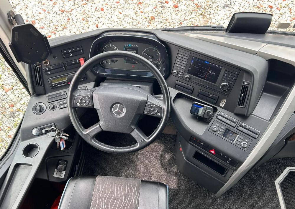 Kaugsõidu buss Mercedes-Benz Tourismo: pilt 15